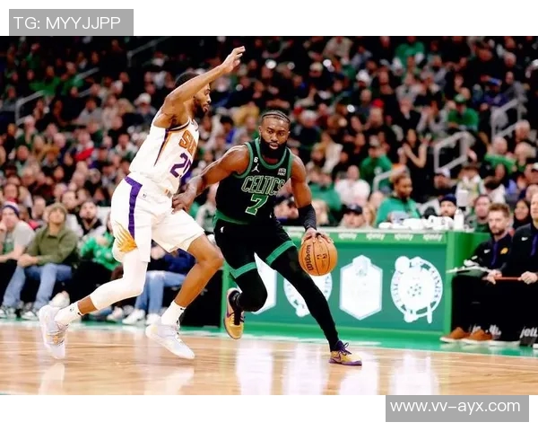 杰伦布朗本赛季表现抢眼场均29分助攻创造416分成球队进攻核心